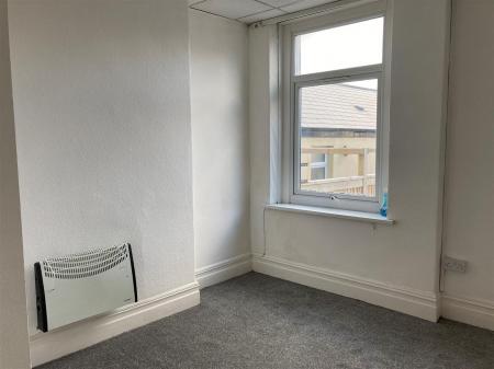 35 Holton Road - Flat 2, bedroom 2.jpg