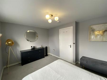 34 Ffordd Darwin - bedroom 2 (2).jpg