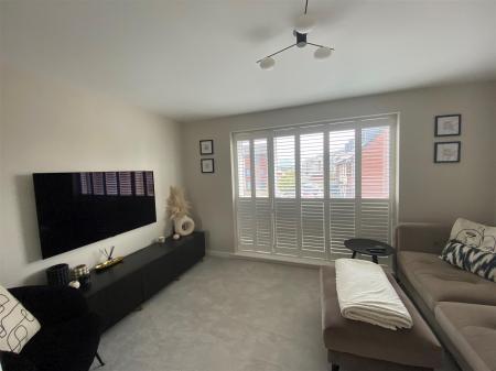 34 Ffordd Darwin - living room.jpg