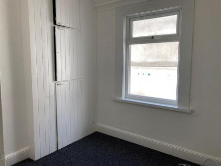 First Floor 161 Gladstone Road - bedroom two.jpg