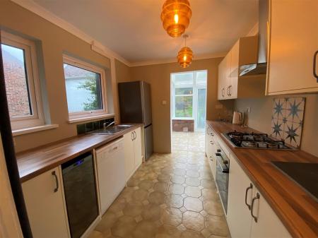 21 Crossfield Road - kitchen.jpg