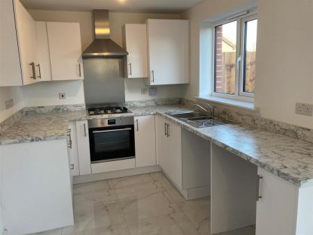 346 Church Road - kitchen 3.jpg