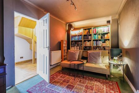 Roberts Close -20.jpg