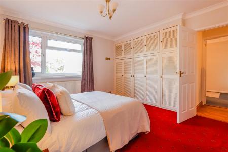 Roberts Close -8.jpg