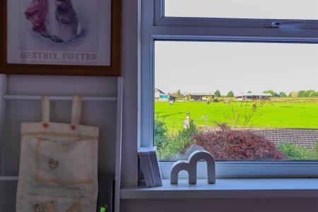 Roberts Close -17.jpg