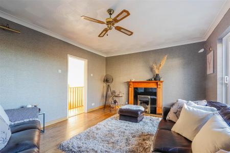 Roberts Close -9.jpg