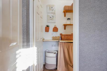 Roberts Close -16.jpg