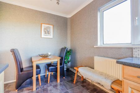 Roberts Close -15.jpg