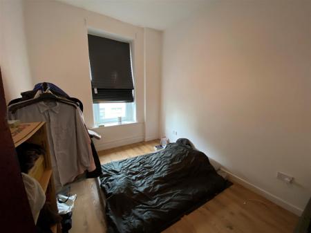 FF 242 Holton Road - bedroom.jpg