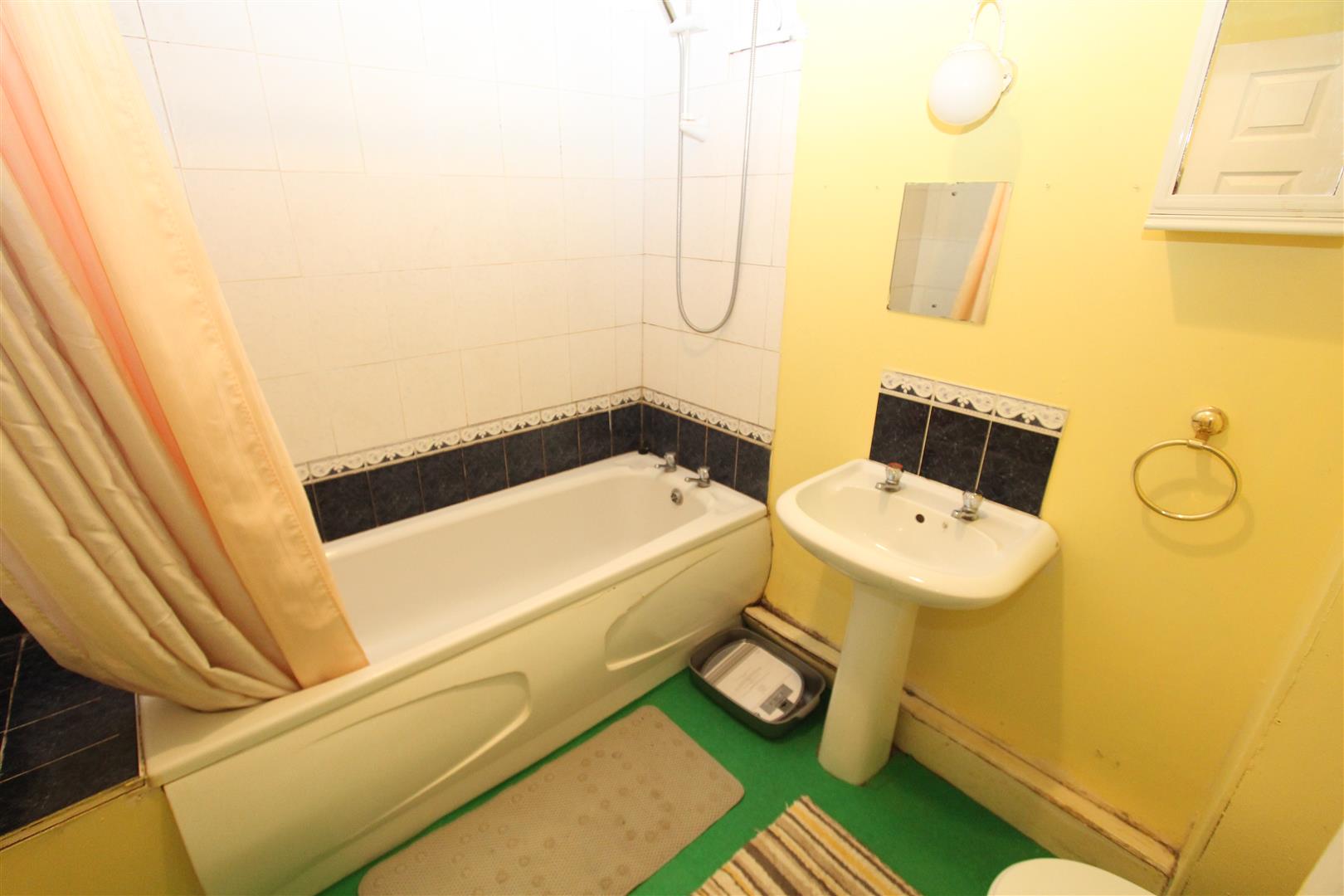 1 bedroom Flat for sale in Sittingbourne