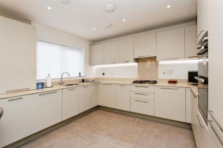 Open Plan Kitchen / Diner