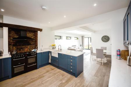 Open Plan Kitchen / Diner