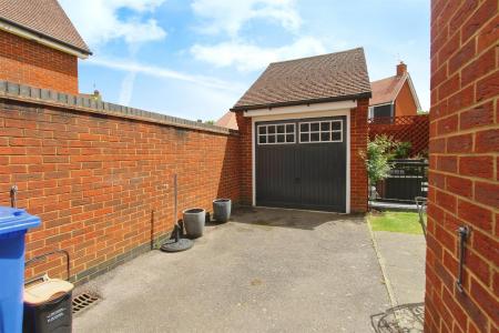 Garage & Parking