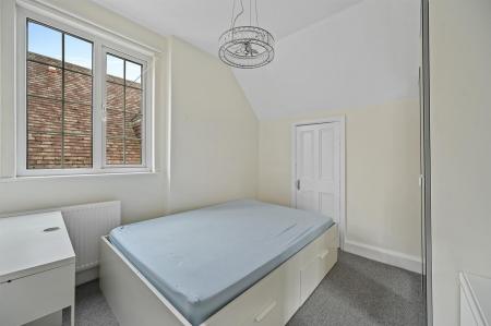 BCLR - BCLR - Flat 4, 98 Brondesbury Park - Bedroo