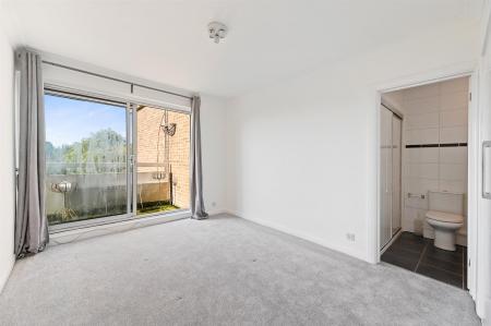 BCLR - Flat 19 Coniston Court - Bedroom 1 (1).jpg