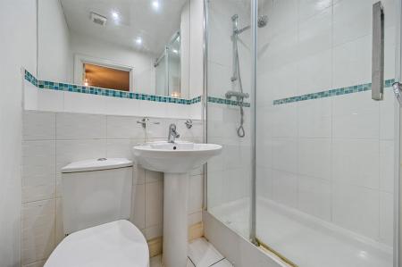 BCLR - 56 Shillingford Close - Ensuite Bedroom 1 (