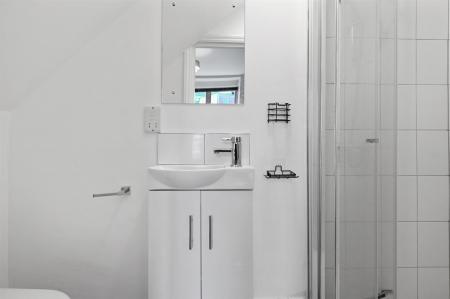 BCLR - RGF 118 Mill Lane - Ensuite Bedroom 1 (4).j