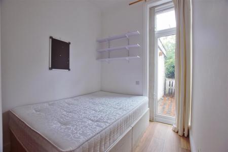 bedroom2_inPixio.jpg