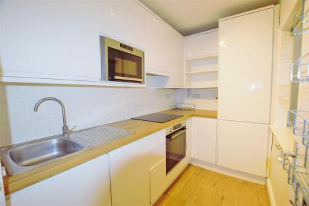 Kitchen1_inPixio.jpg