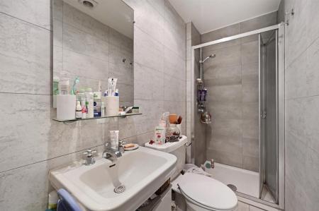 RCLR- flat c, 7 langland gardens-bedroom A, ensuit