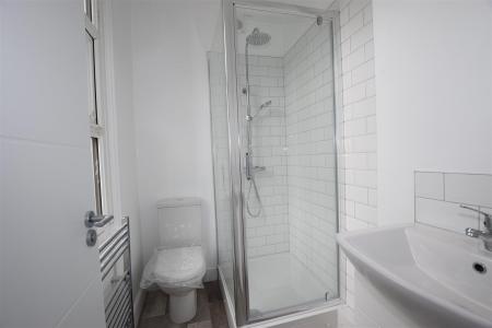 118CMilllaneshower.JPG