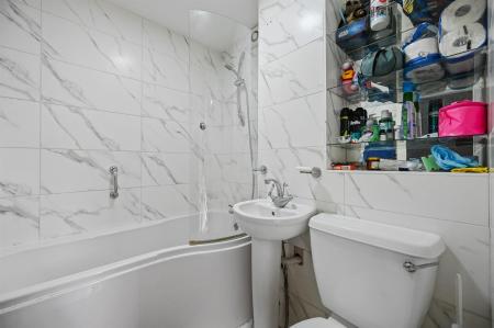 RCLR- 1 elmcroft, merryfield gardens- bathroom 1 (