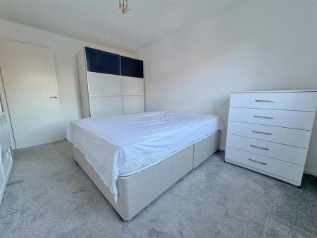 Bedroom 1_inPixio.jpg