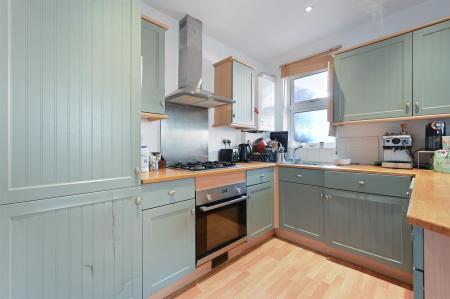 RCLR- FFF 29 minster road- kitchen 3 (1).jpg