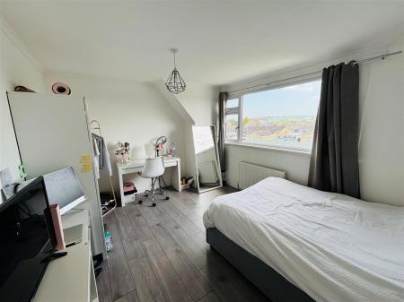 12deanbed1.jpg