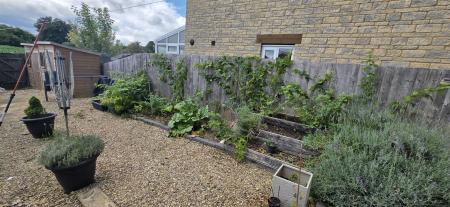 33bowgdn2.jpg
