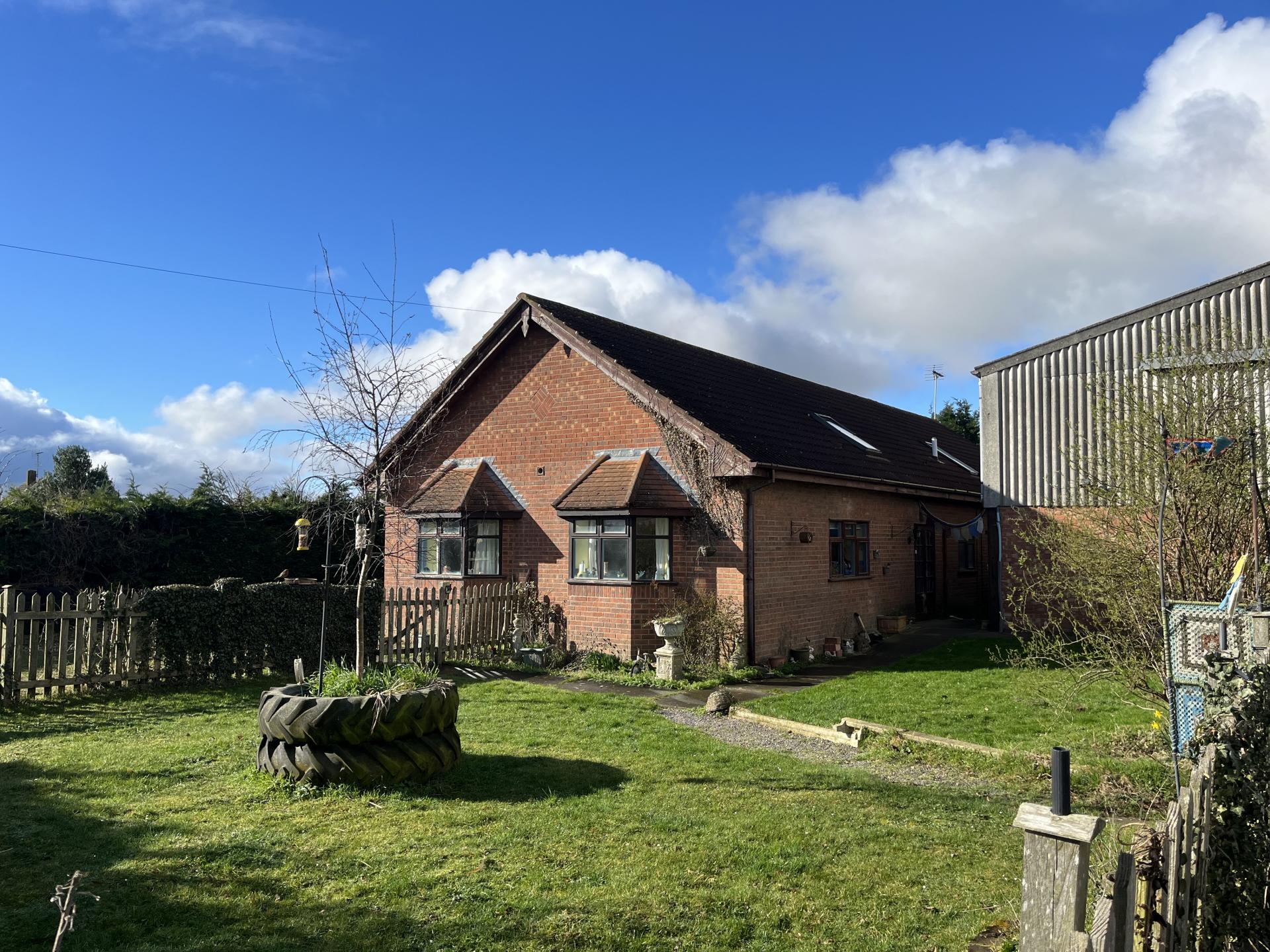 4 bedroom Detached Bungalow for sale in Gosberton Clough