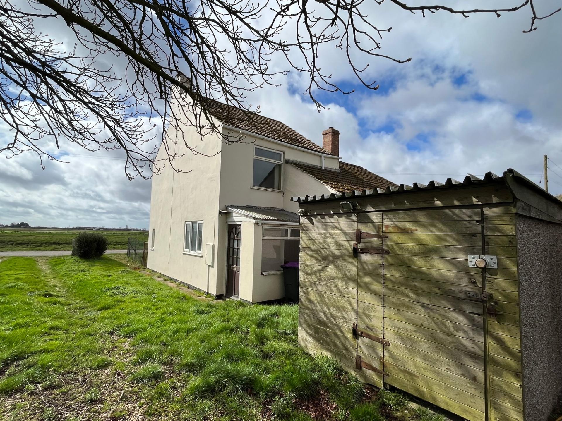 3 bedroom Cottage for sale in Fosdyke