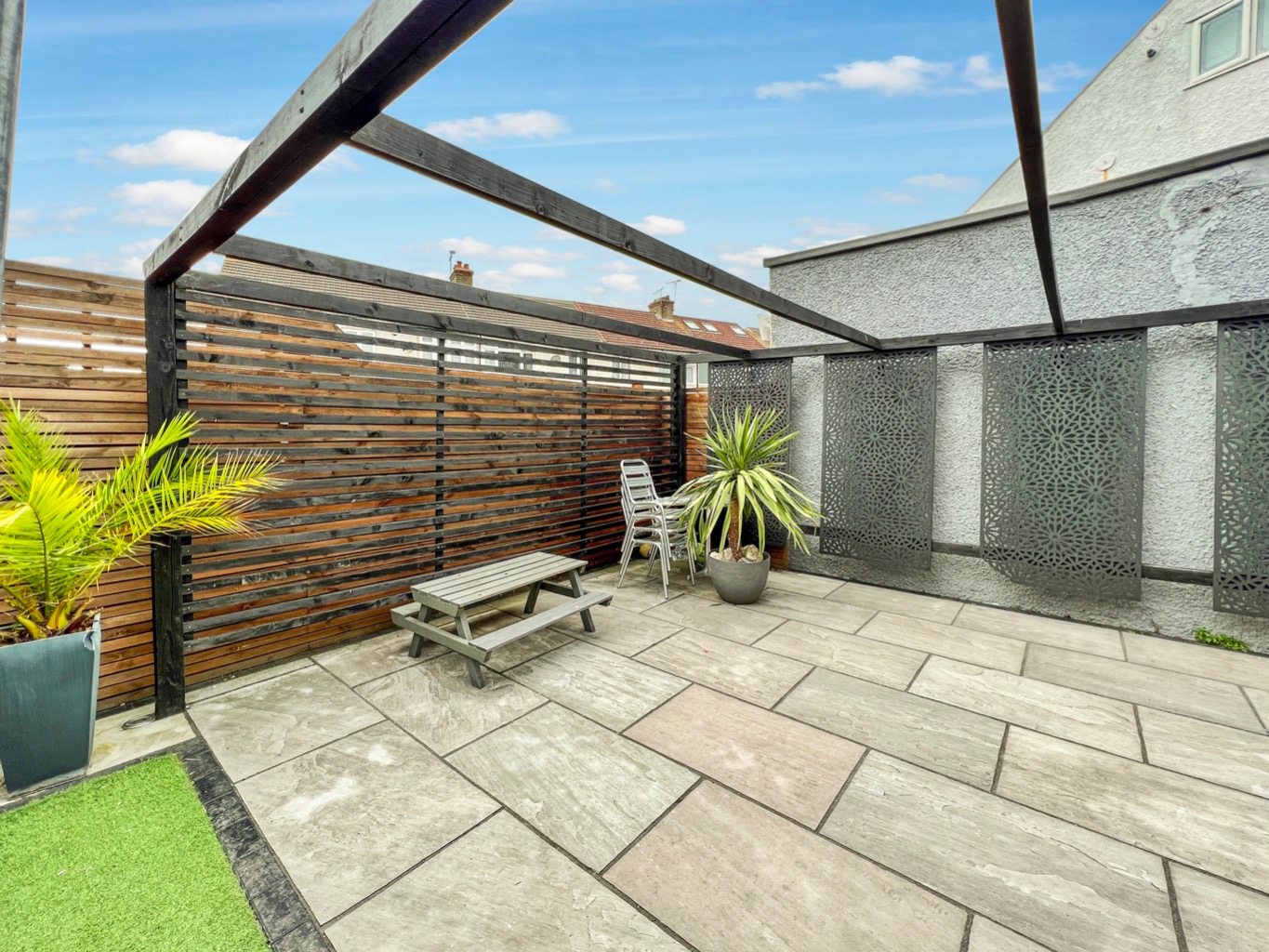 3 bedroom Terraced House for sale in Gravesend