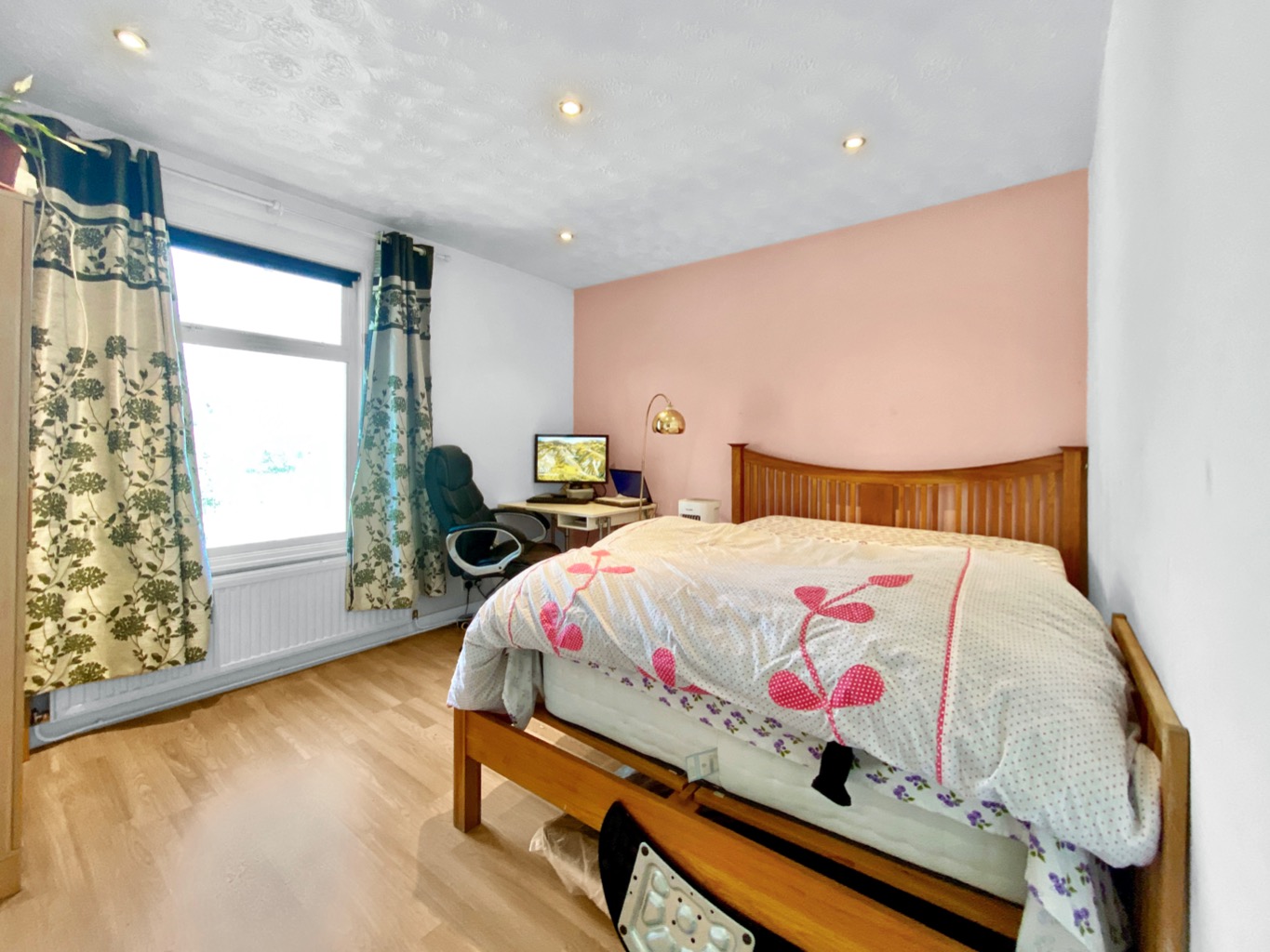 2 bedroom End of Terrace House for sale in Stonebridge Road