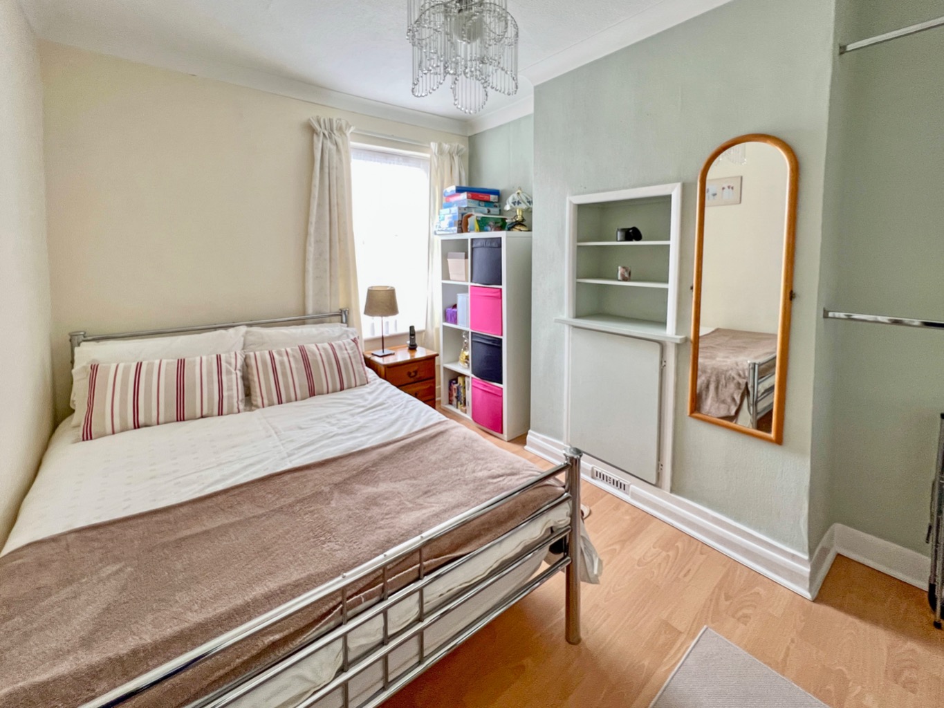 3 bedroom Terraced House for sale in Old Road West