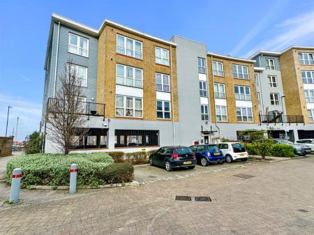 Media image 04