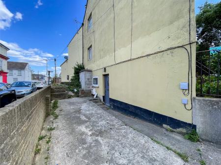 Media image 09