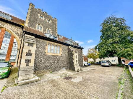 Media image 08