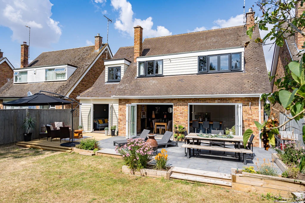 5 bedroom Detached House for sale in Sawbridgeworth