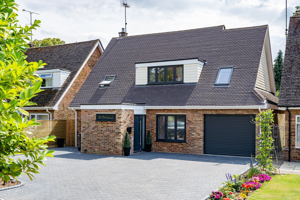 5 bedroom Detached House for sale in Sawbridgeworth