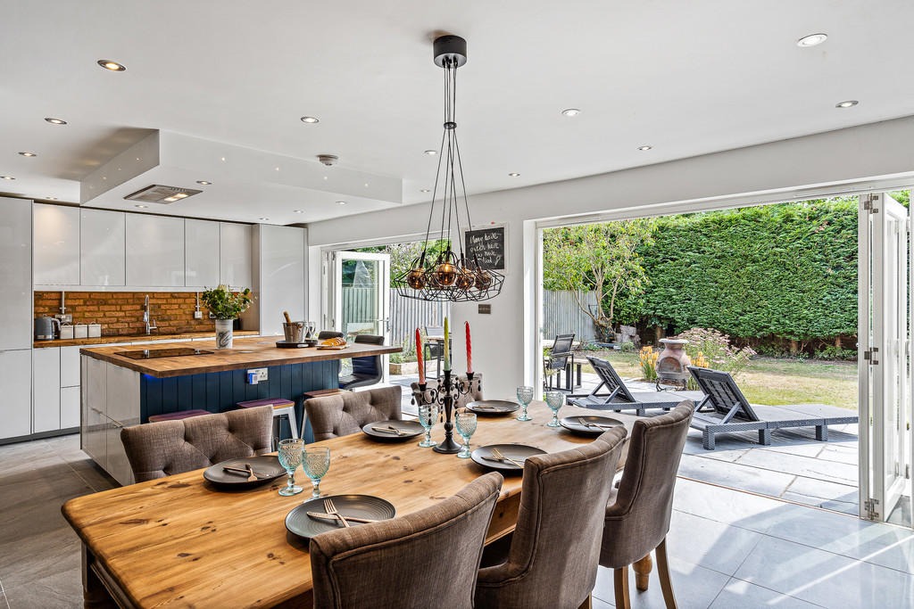 5 bedroom Detached House for sale in Sawbridgeworth