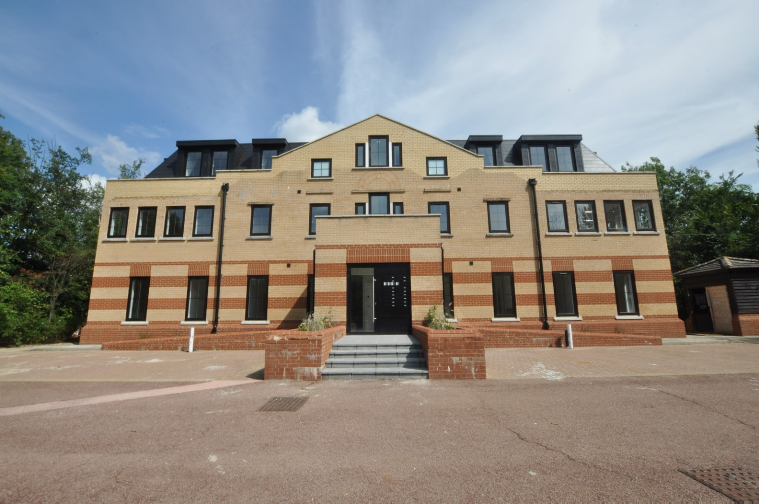 2 bedroom Ground Floor Flat for rent in Stortford