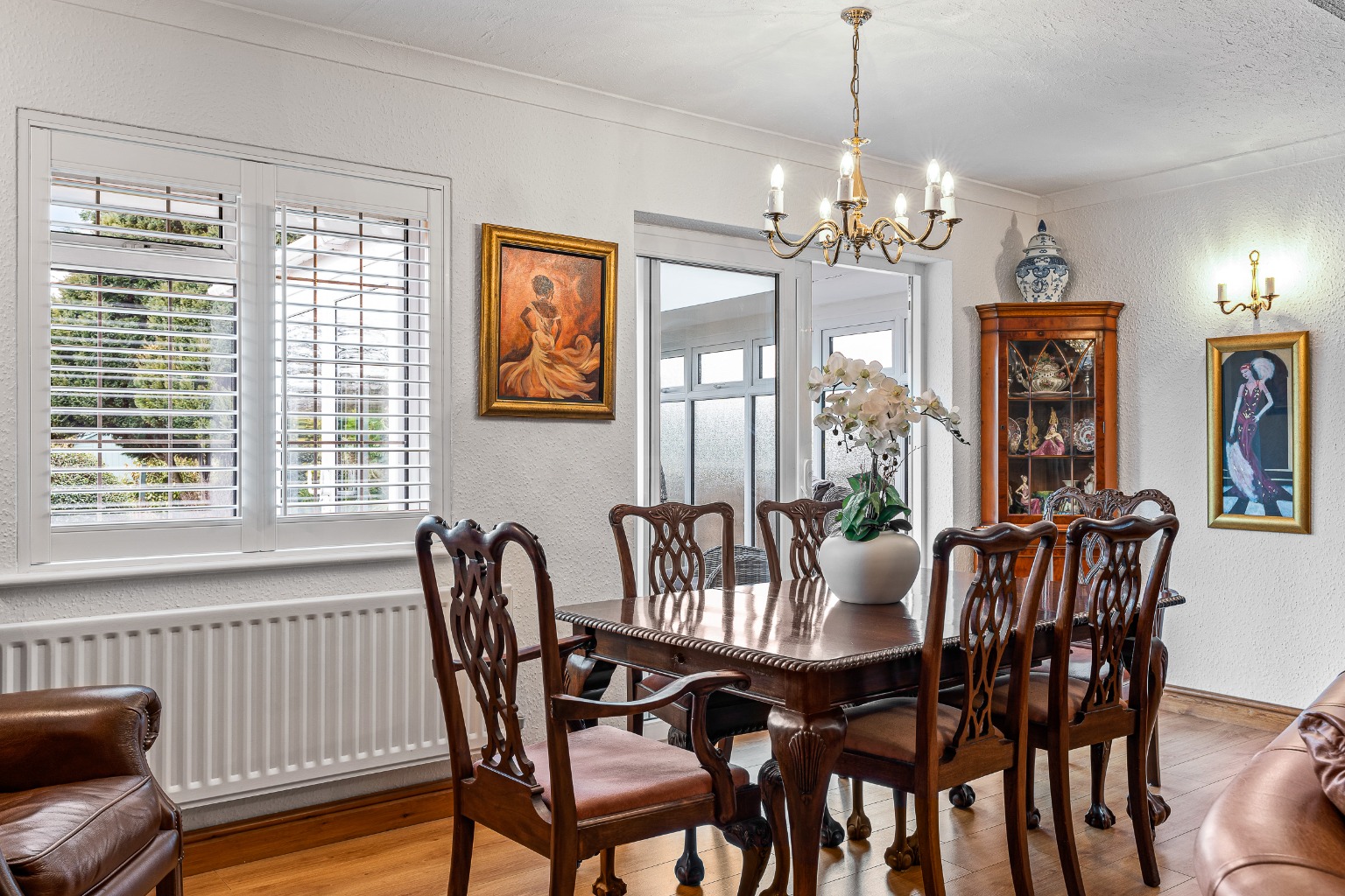 4 bedroom Detached Bungalow for sale in Sawbridgeworth