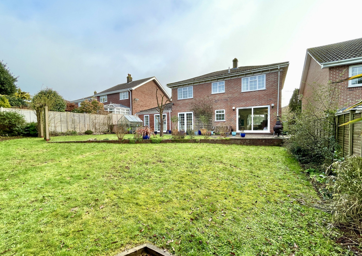 4 bedroom Detached House for sale in Plymouth