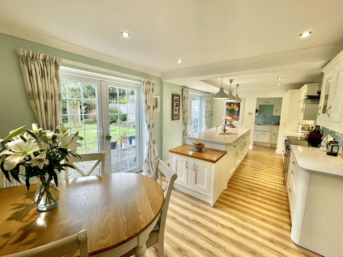 4 bedroom Detached House for sale in Plymouth