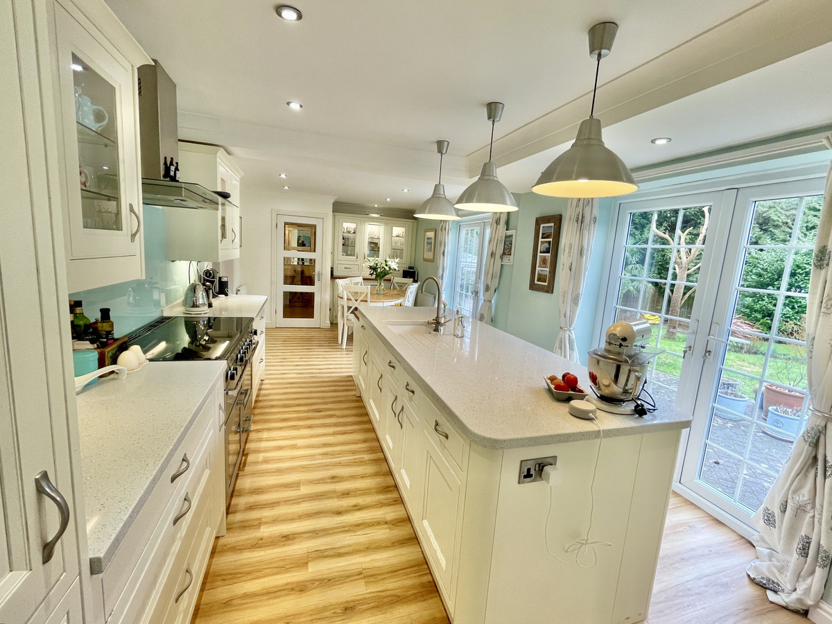 4 bedroom Detached House for sale in Plymouth