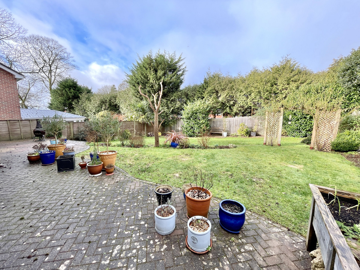 4 bedroom Detached House for sale in Plymouth