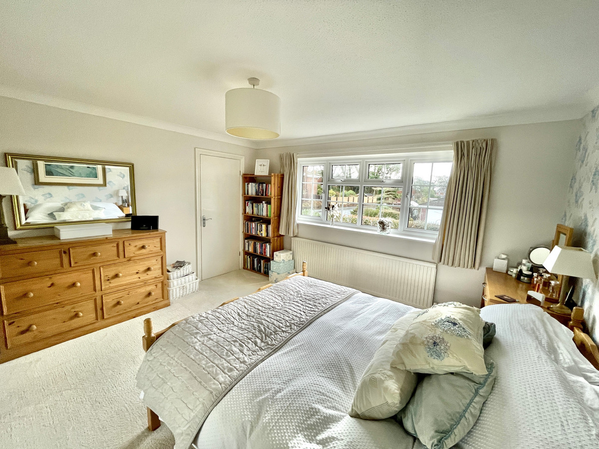 4 bedroom Detached House for sale in Plymouth