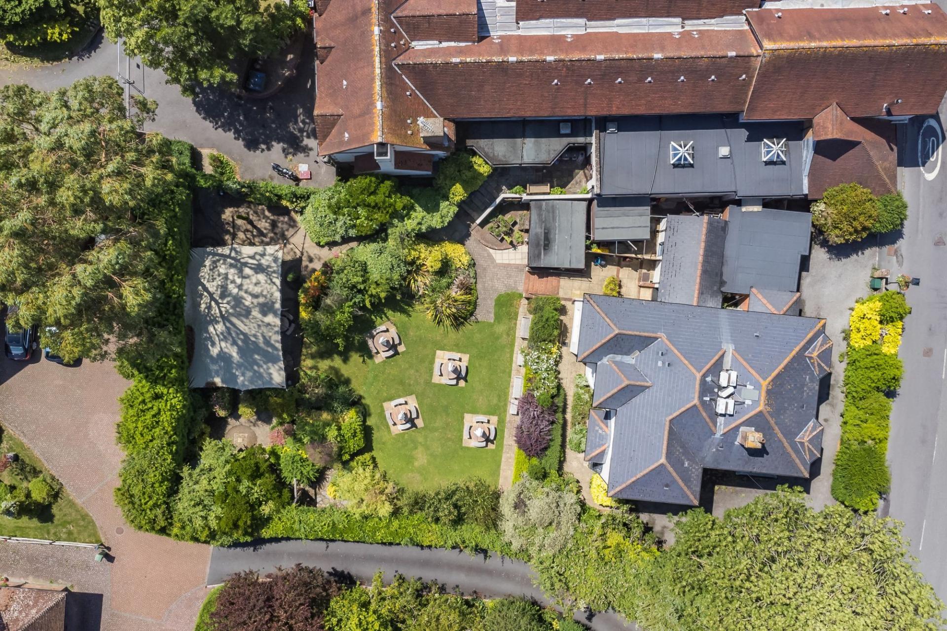 8 bedroom Detached House for sale in Bramber