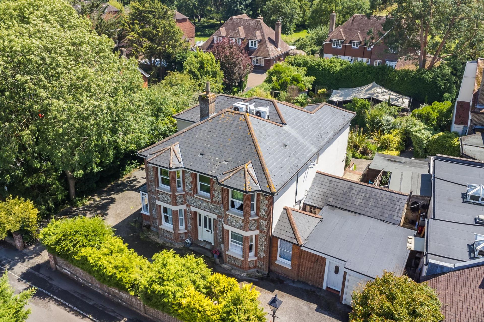 8 bedroom Detached House for sale in Bramber